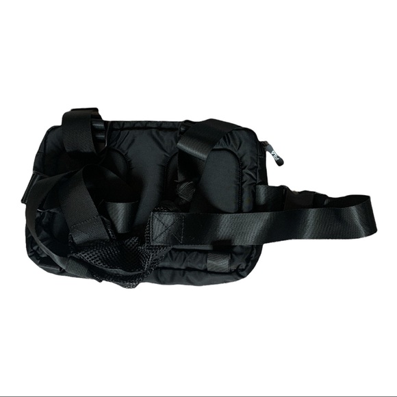 FILA x Urban Outfitters Utility Chest Rig - Picture 2 of 3